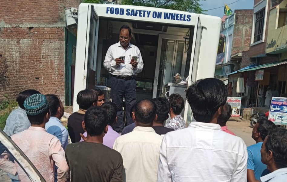 आगामी त्योहार को लेकर खाद्य पदार्थ में मिलावट के नमूने लिए गए