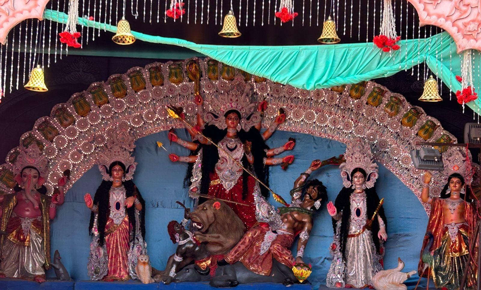 दुर्गा पूजा समिति कर रही है कई कार्यक्रम