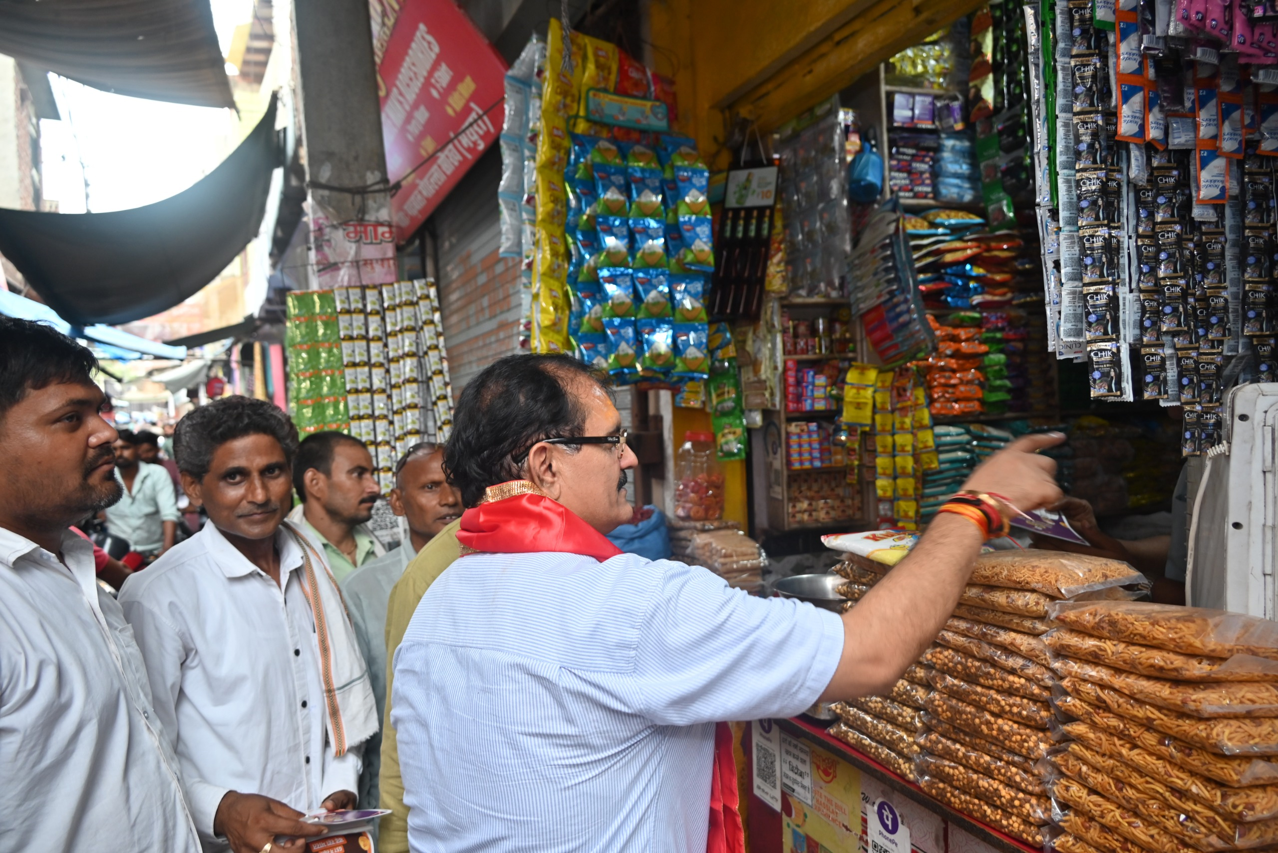 जिला पंचायत अध्यक्ष ने दुकानदारों को बताए जीएसटी के लाभ