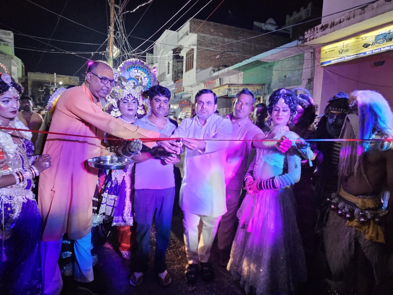 दुर्गा अष्टमी पर बबराला में निकली भव्य झांकियां
