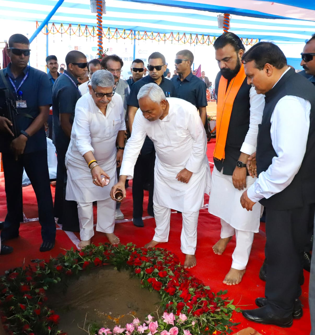 नीतीश कुमार ने मुंगेर को दी ₹12,000 करोड़ की योजनाओं की सौगात,युवाओं को ₹1 करोड़ नौकरी-रोजगार का लक्ष्य