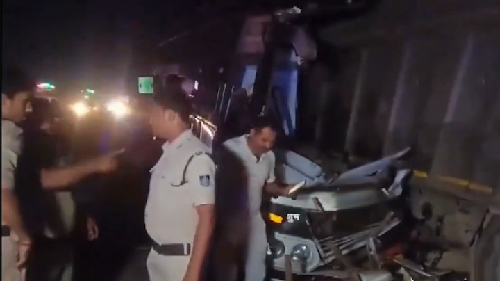 भोपाल में नशे में धुत होकर पुलिसकर्मियों से बदसलूकी करने वाले दो लोगों के खिलाफ मामला दर्ज