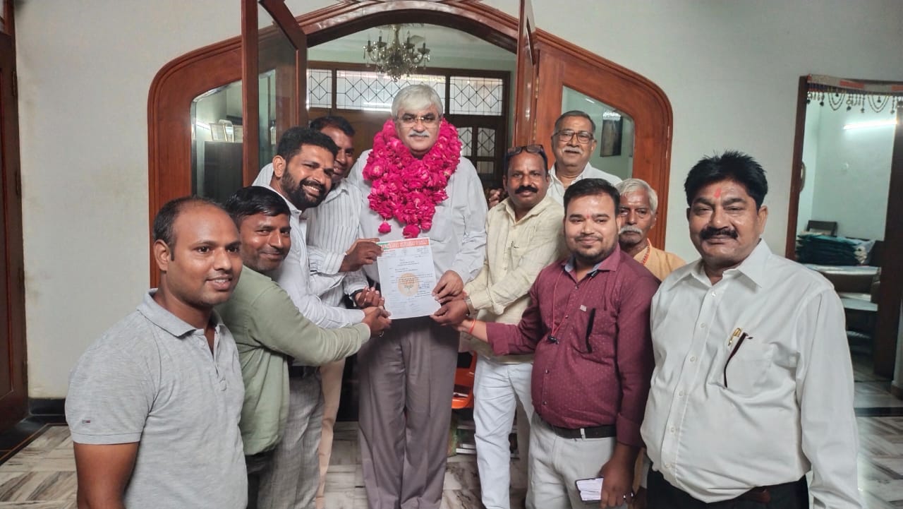सविता समाज प्रतिनिधिमंडल ने सदर विधायक से की भेंट 