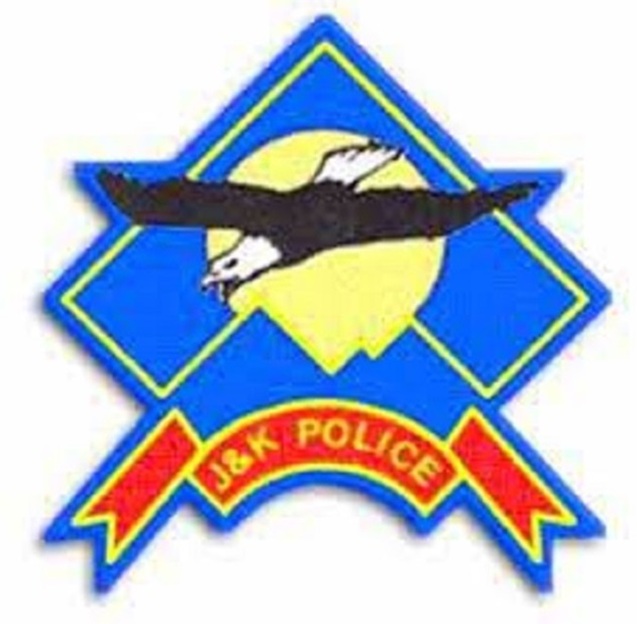 जम्मू-कश्मीर: खुद को वरिष्ठ पुलिस अधिकारी बताने वाला गिरफ्तार