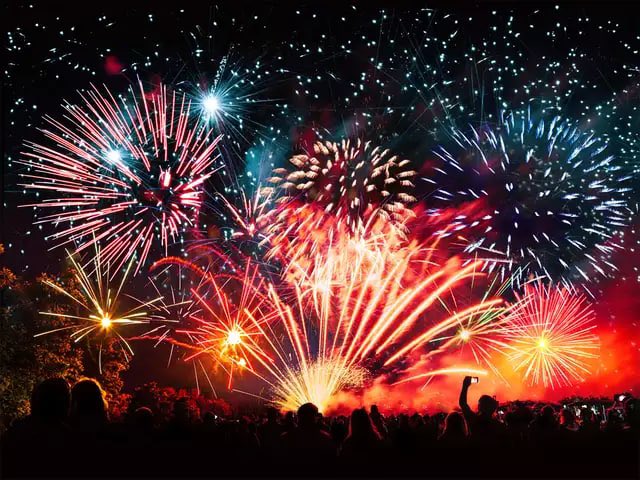 उच्चतम न्यायालय ने दिवाली पर दिल्ली-एनसीआर में हरित पटाखे फोड़ने की अनुमति दी