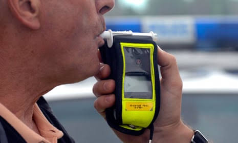 कोलकाता पुलिस शराब पीकर गाड़ी चलाने पर रोक के लिए अत्याधुनिक ‘ब्रेथ एनालाइजर’ का इस्तेमाल करेगी