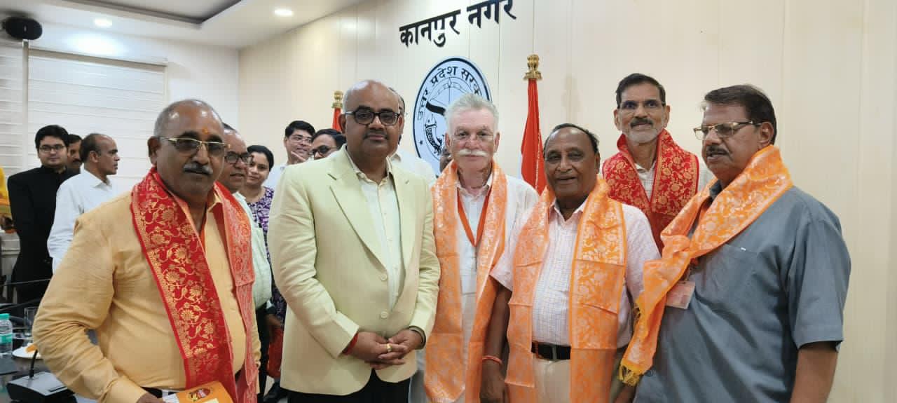 गांधी जी और शास्त्री जी के आदर्श हमें सदैव प्रेरित करते रहेंगे : डीएम