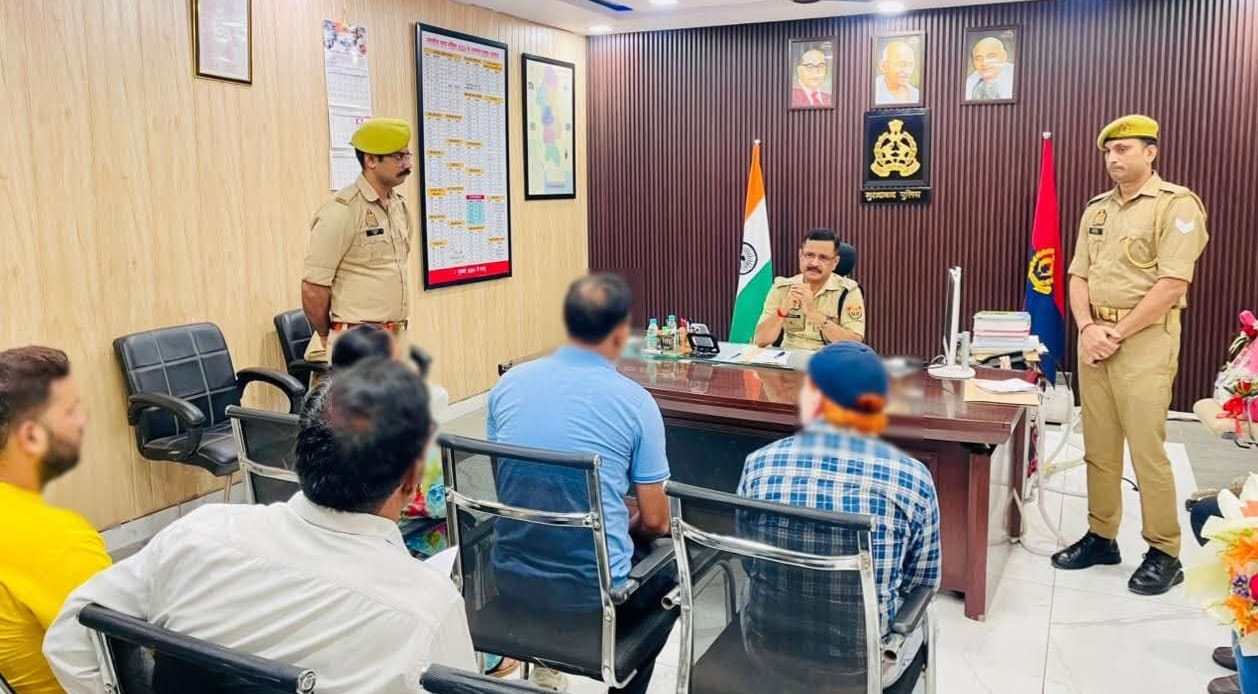 एसपी सिटी ने जनसुनवाई में फरियादियों की समस्याएं सुनी