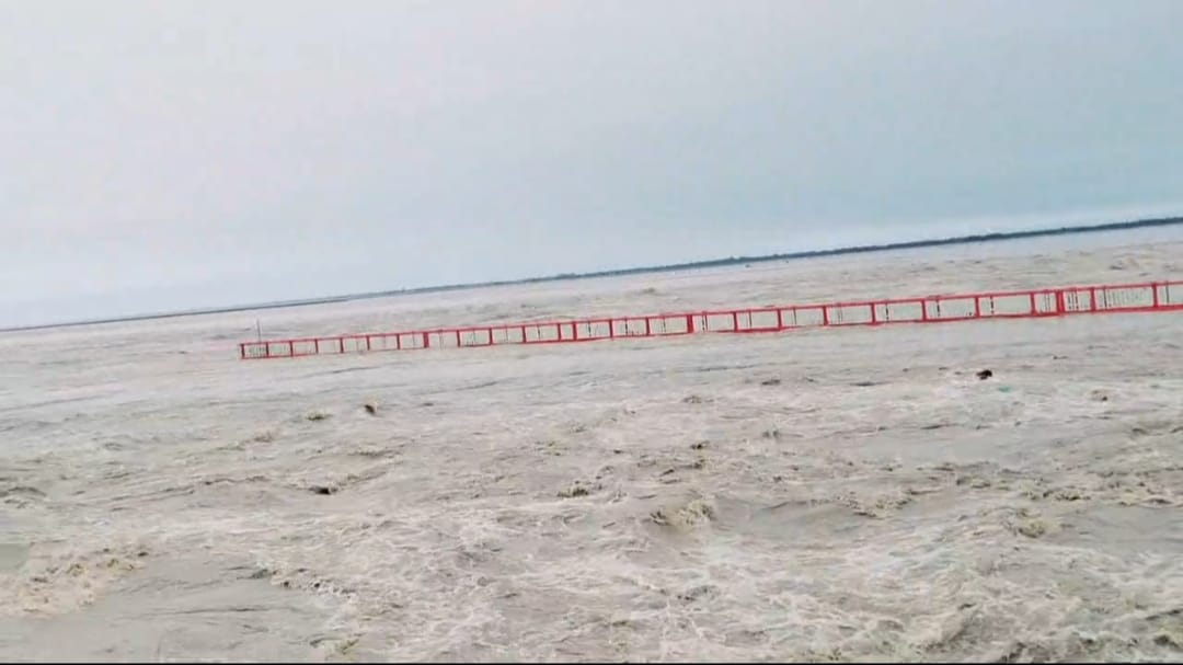 सुपौल में बाढ़ का विकराल रूप, कोसी नदी के रौद्र ने मचाई तबाही, 700 घरों में घुसा पानी, लोग नाव से निकलने को मजबूर