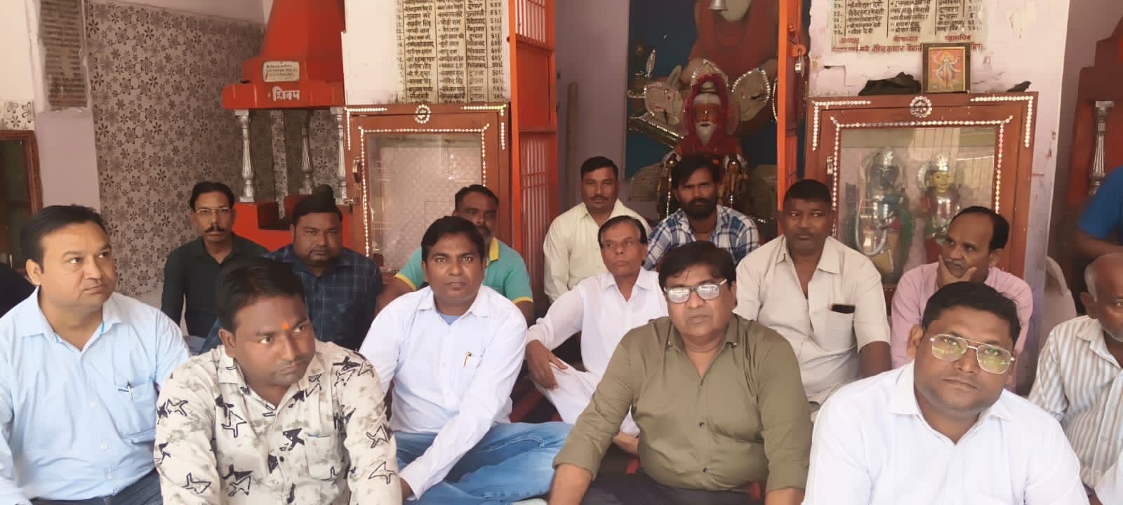 हवन यज्ञ व प्रसाद वितरण कर धूमधाम से मनाई महर्षि बाल्मीकि जी की जयंती