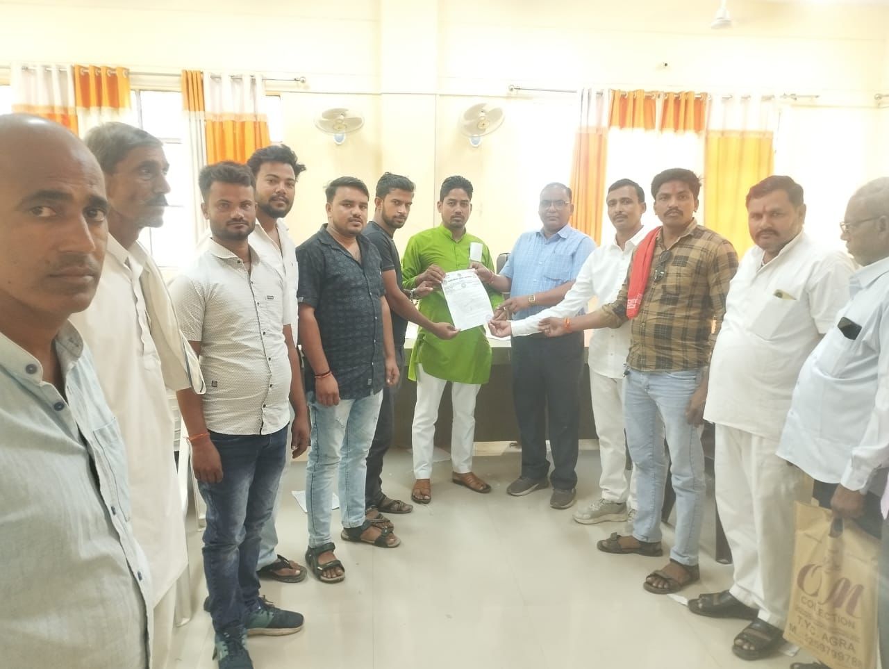 किसानों की समस्याओं को लेकर भाकियू अराजनैतिक ने सौंपा ज्ञापन