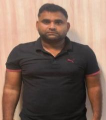 लूटकांड में वर्दी पर दाग, दो पुलिसकर्मी निकले लुटेरों के मददगार