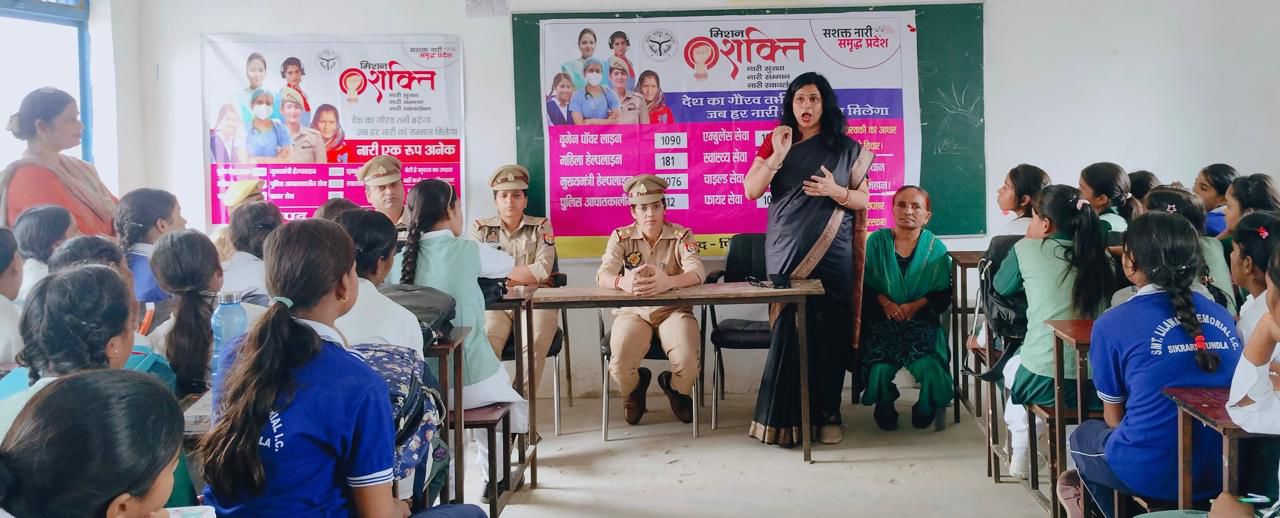 लीलावती इंटर कॉलेज पचोखरा में हुआ जागरूकता कार्यक्रम