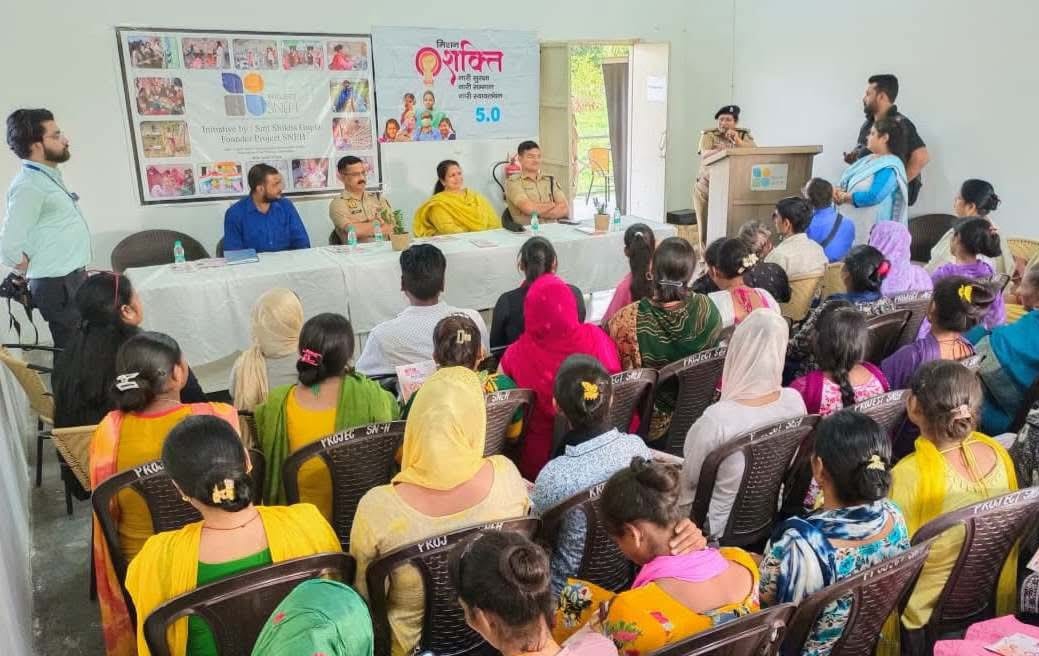 सीएल गुप्ता फर्म में कार्यरत कामकाजी महिलाओं को किया जागरूक 