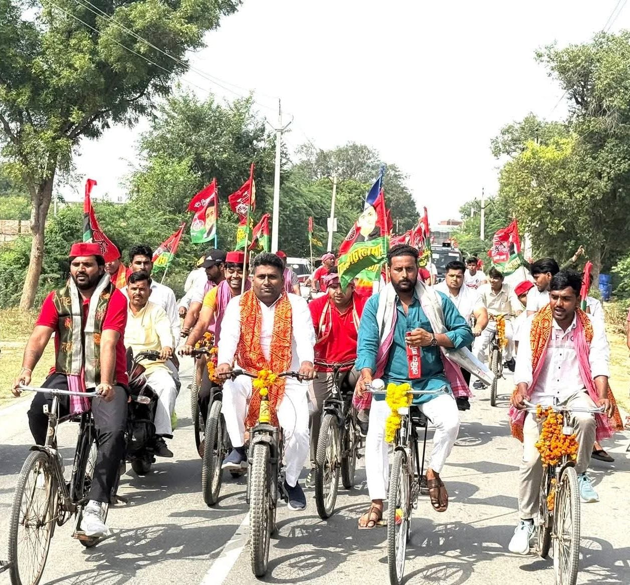 मुलायम स्मरण साइकिल यात्रा का सिरसागंज में स्वागत