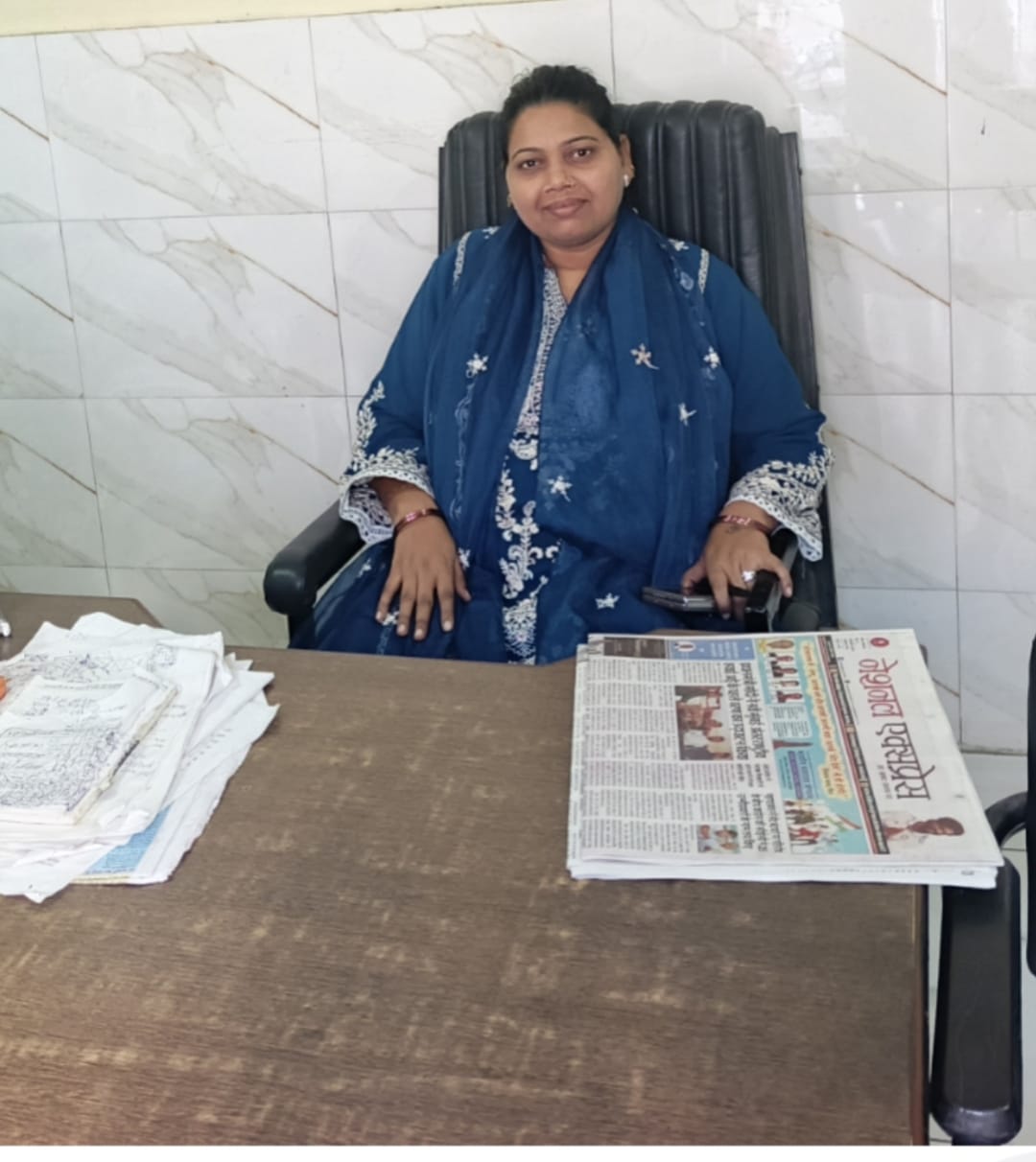 नायब तहसीलदार का अखबार कार्यालय पहुंचना, प्रशासन और मीडिया के बीच संवाद का माध्यम बना