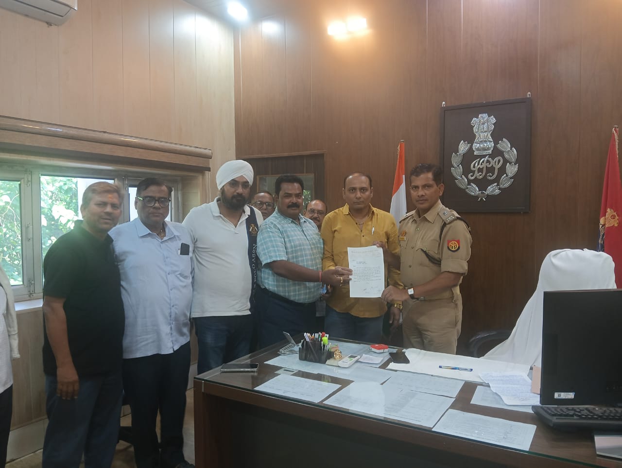 किदवई नगर व्यापार मंडल व्यापारियों का प्रतिनिधिमंडल पुलिस अपर उपायुक्त से मिला