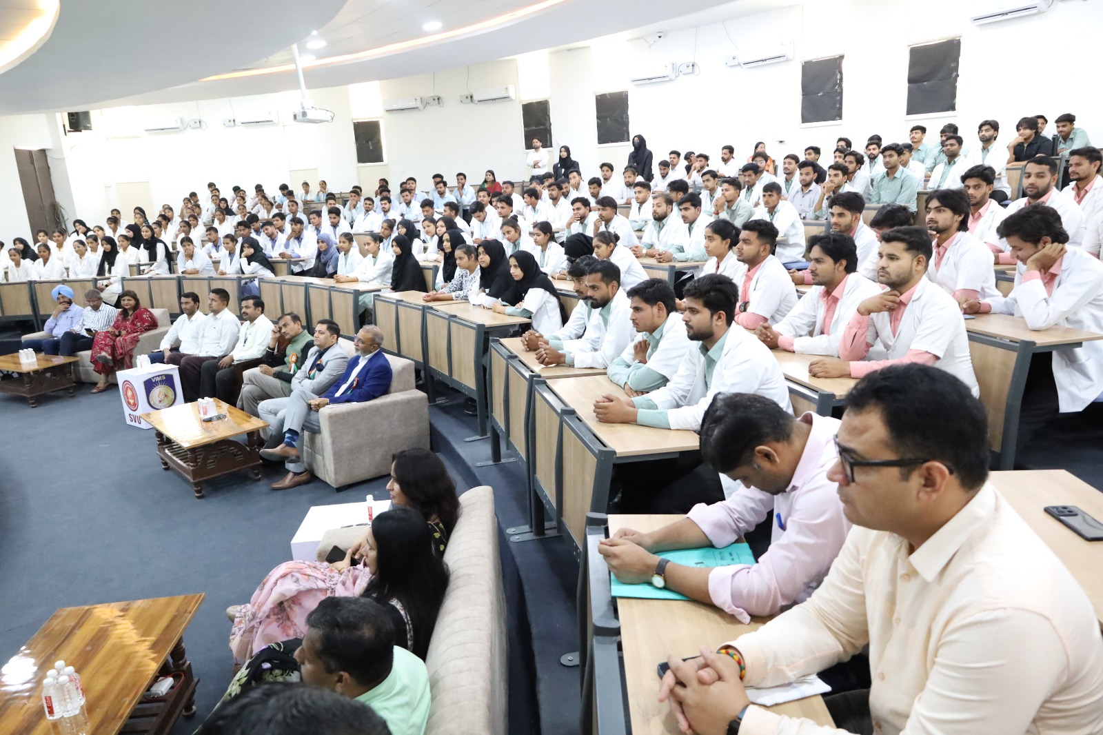 गौतमबुद्ध नगर में प्रशासन पर भारी है अवैध प्रापर्टी डीलर और बिल्डर