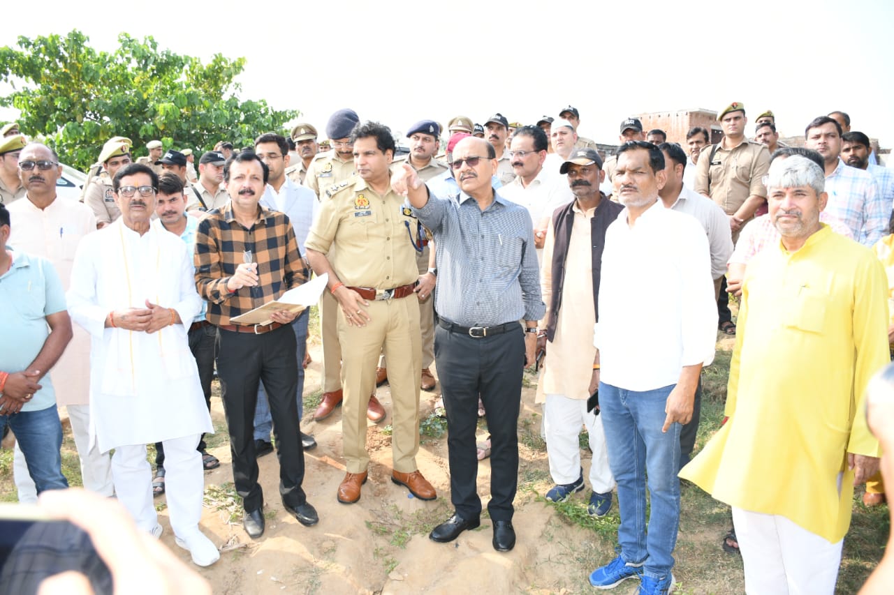 कार्तिक पूर्णिमा मेले को लेकर बड़ी तैयारी: DM-SSP ने शुक्रताल घाट का निरीक्षण कर जारी किए जरूरी निर्देश