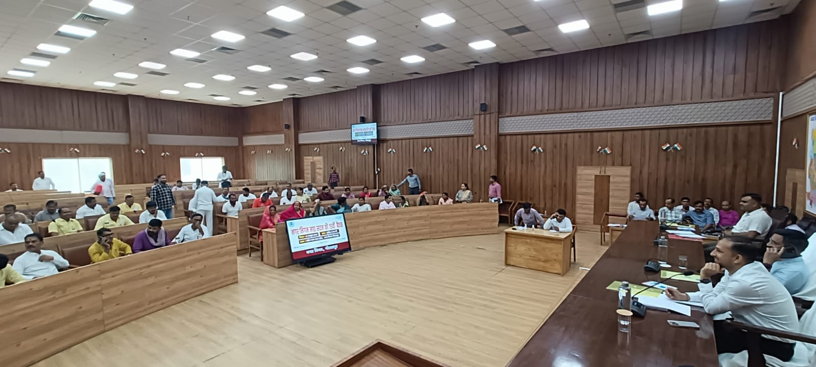 नगर निगम सदन की 15वीं बैठक सम्पन्न