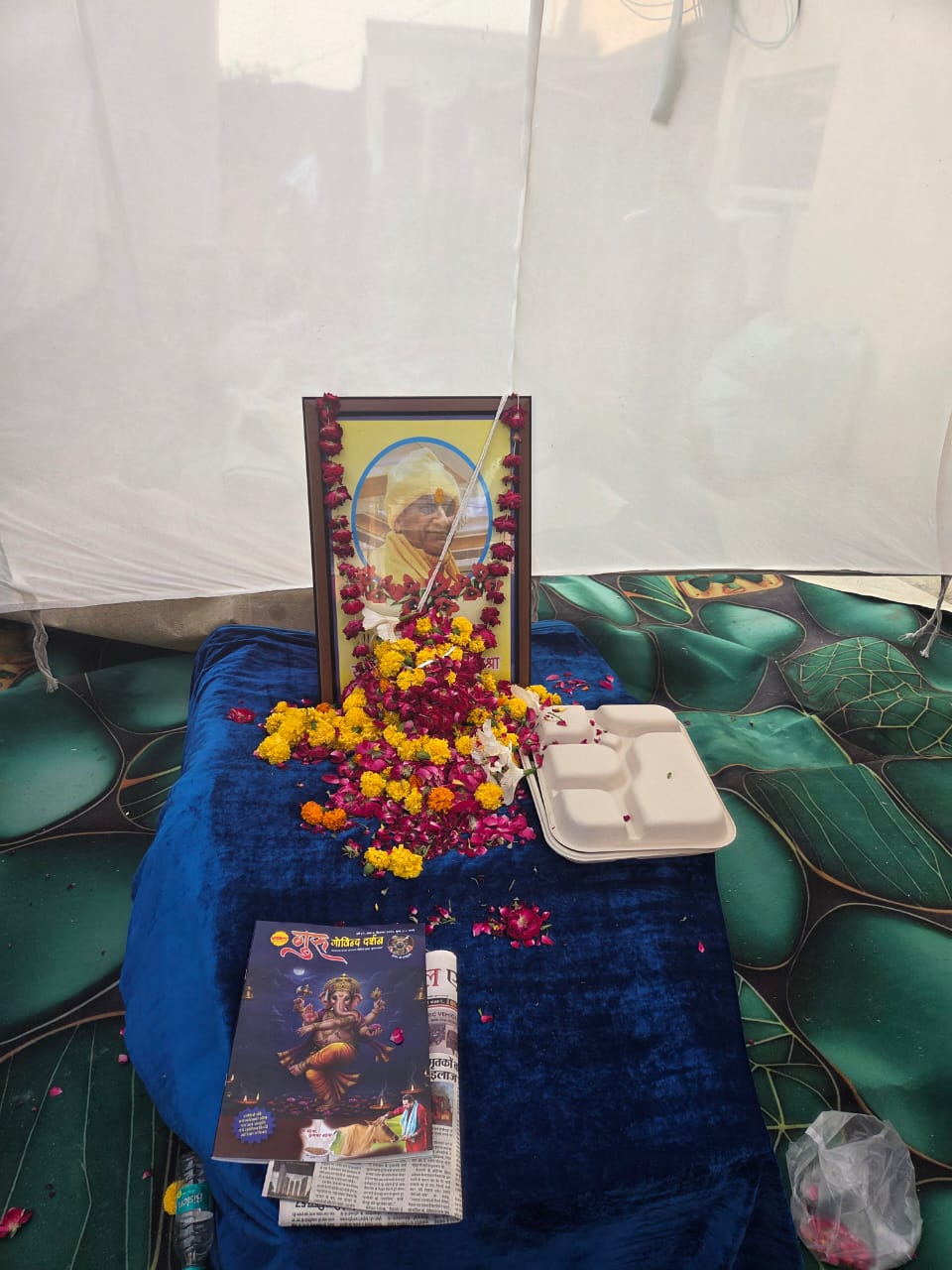 लोकप्रिय आध्यात्मिक शख्सियत सतीश बाबू मिश्रा को हजारों लोगों ने पुखराया में श्रद्धा सुमन अर्पित किए