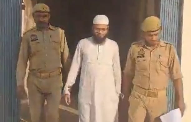 मदरसा में वर्जिनिटी सर्टिफिकेट मामला : प्रबंधन पर कार्रवाई तेज, मुख्य आरोपी गिरफ्तार