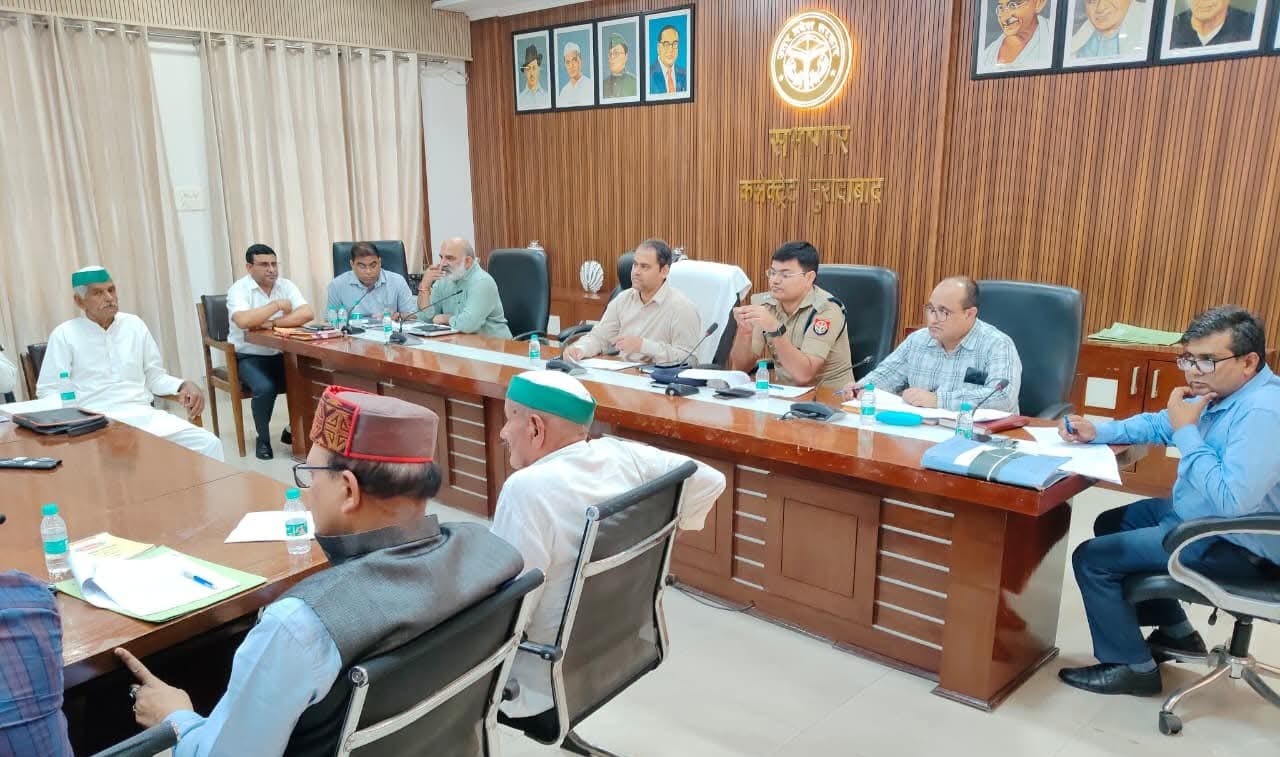प्राइवेट खाद विक्रेताओं द्वारा 100 रुपए महंगी खाद बेचने पर डीएम ने जताई नाराजगी, मुकदमा दर्ज करने के आदेश