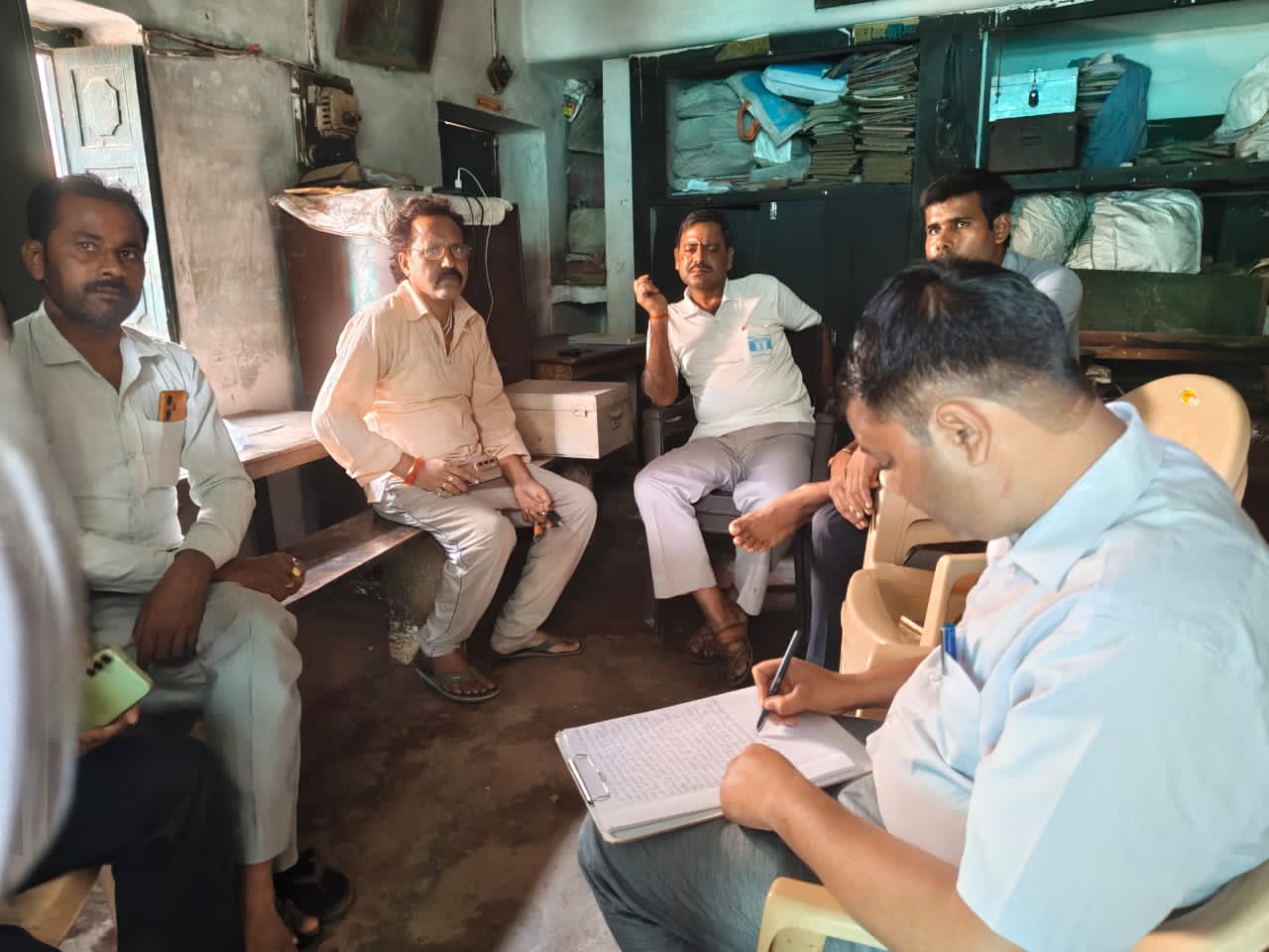 कोटेदार ने किया 250 कुंतल राशन का गबन, 873 कार्डधारक हुए परेशान