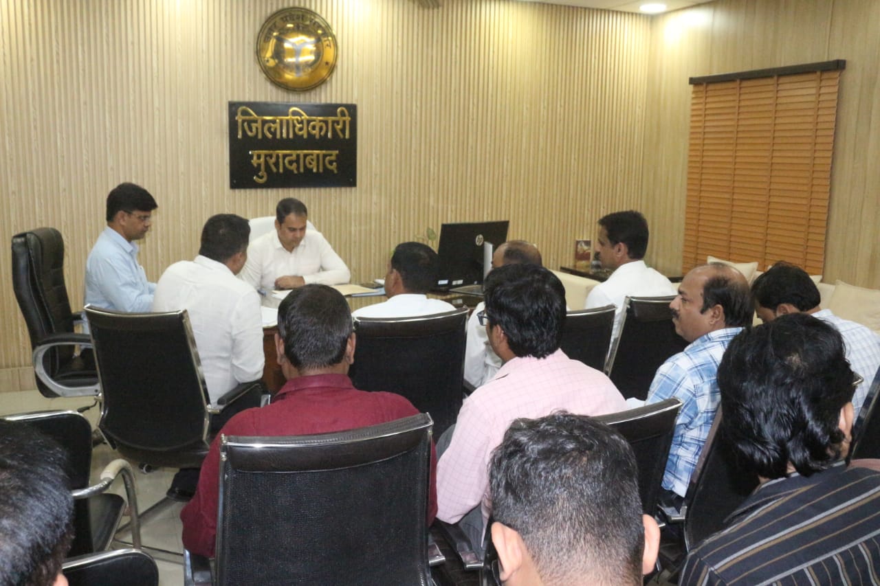 राशन वितरण व्यवस्था पूरी तरह पारदर्शी हो, अनियमितता बरतने वालों पर हो सख्त कार्रवाई : डीएम 