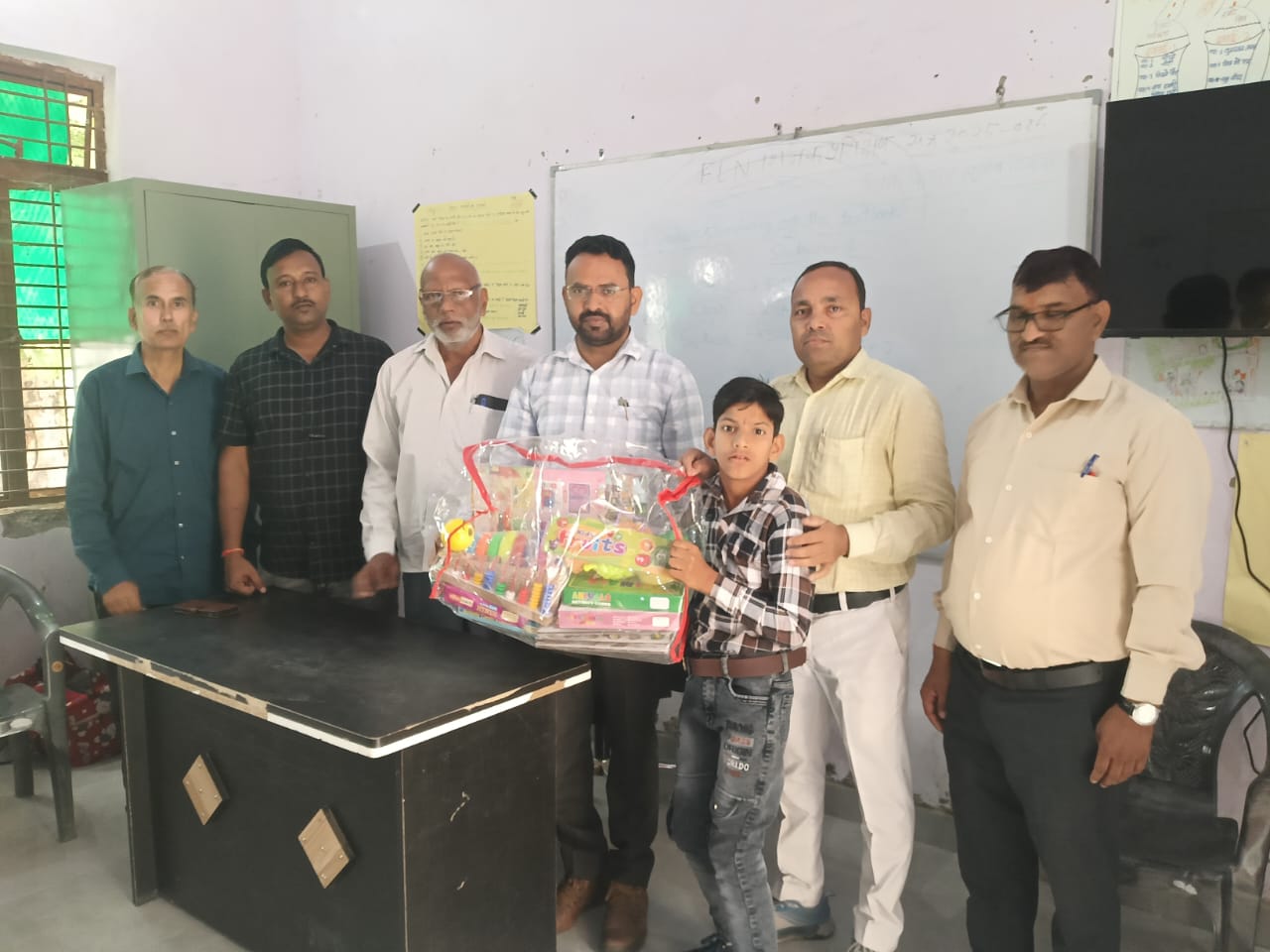 दिव्यांग बच्चों की शिक्षा के लिए प्रदान की गई होमबेस्ड एजूकेशन किट