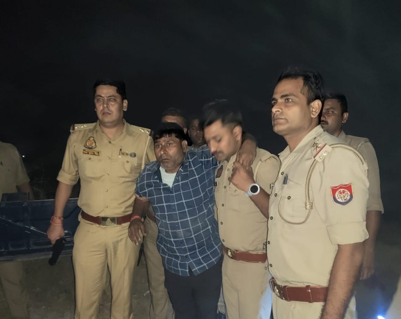 मुठभेड़ के दौरान मोटरसाइकिल चोर के पैर में लगी गोली, घायल