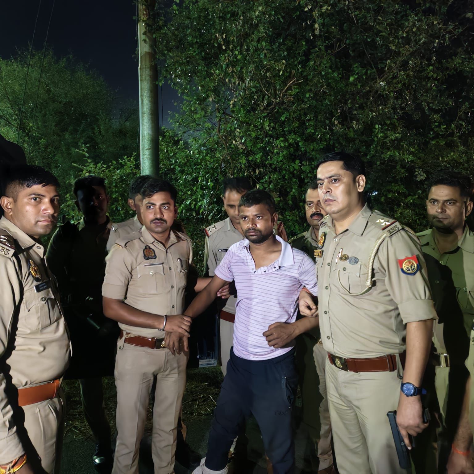 08 घंटे में सिरसागंज पुलिस ने किया बड़ा खुलासा, मुठभेड़ में गोली लगने से शातिर वाहन चोर गिरफ्तार