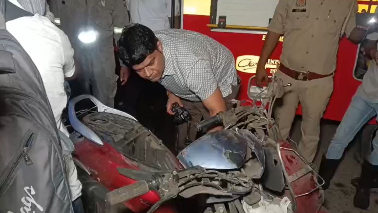 Kanpur Scooty Blast : त्योहार से सजे मिश्री बाजार में दहशत, 9 घायल, 5 की स्थिति गंभीर