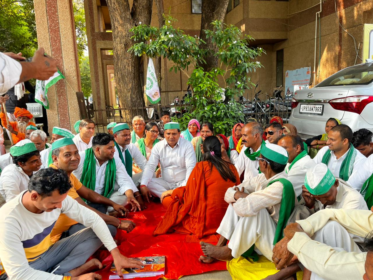 किसानों की समस्याओं को लेकर टिकैत संगठन ने सौंपा 17 सूत्रीय मांगों का ज्ञापन