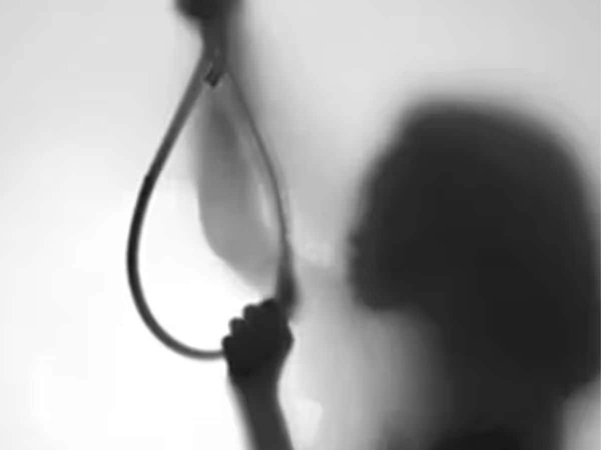 टूंडला में विवाहिता ने फांसी लगाकर की आत्महत्या