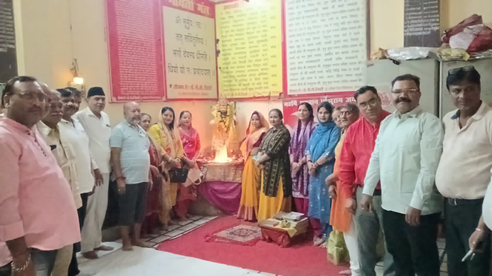 धनतेरस पर जिला ब्राह्मण महासभा ने 1000 दीप जलाकर मनाया दीपोत्सव