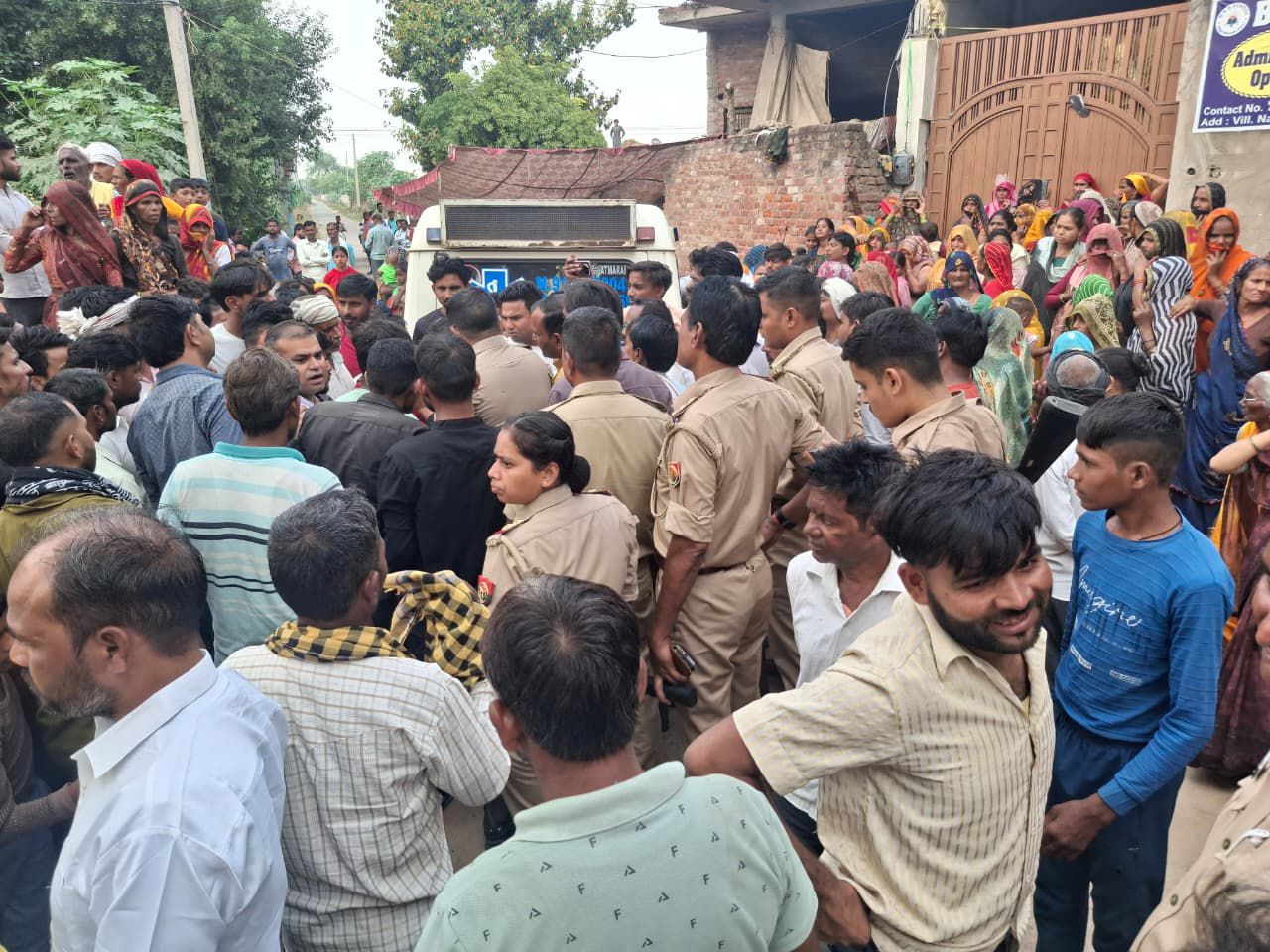 मामूली विवाद ने ली महिला की जान, शव रखकर जाम