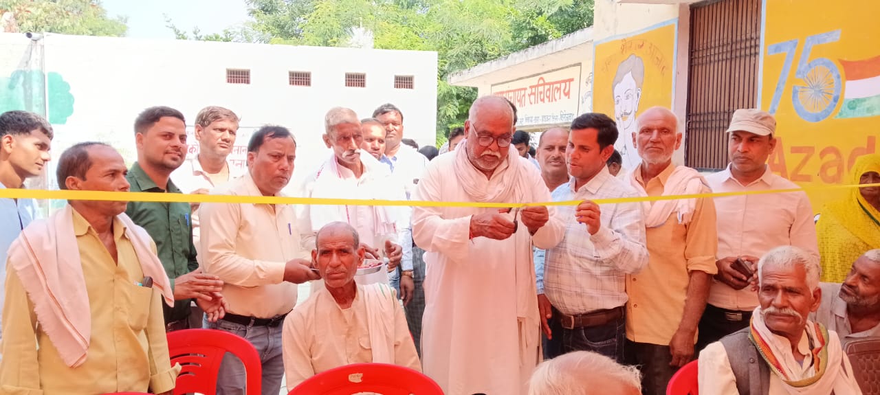 नगला जाट में पशु आरोग्य मेला