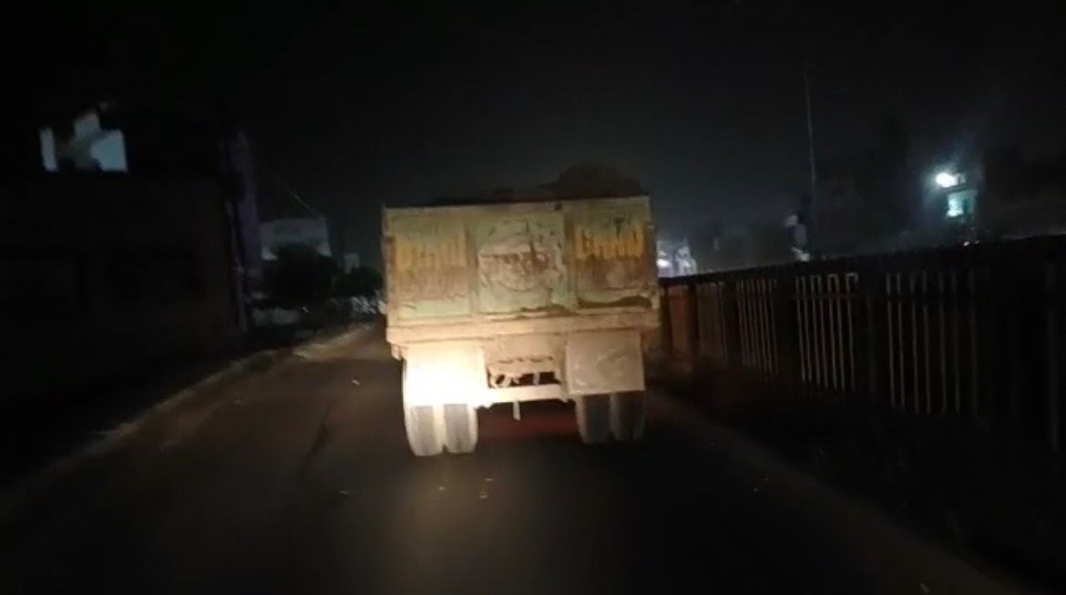 टूंडला में धड़ल्ले से हो रहा अवैध खनन, प्रशासन मौन