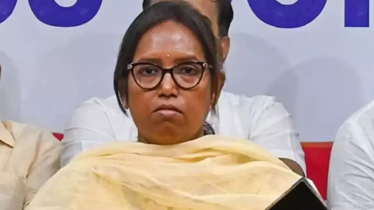 मुंबई युवा कांग्रेस ने चिकित्सक की खुदकुशी मामले में एसआईटी जांच की मांग को लेकर प्रदर्शन किया