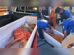 ताबूत से आई दस्तक: महिला को मृत मानकर ले जा रहे थे दाह संस्कार के लिए