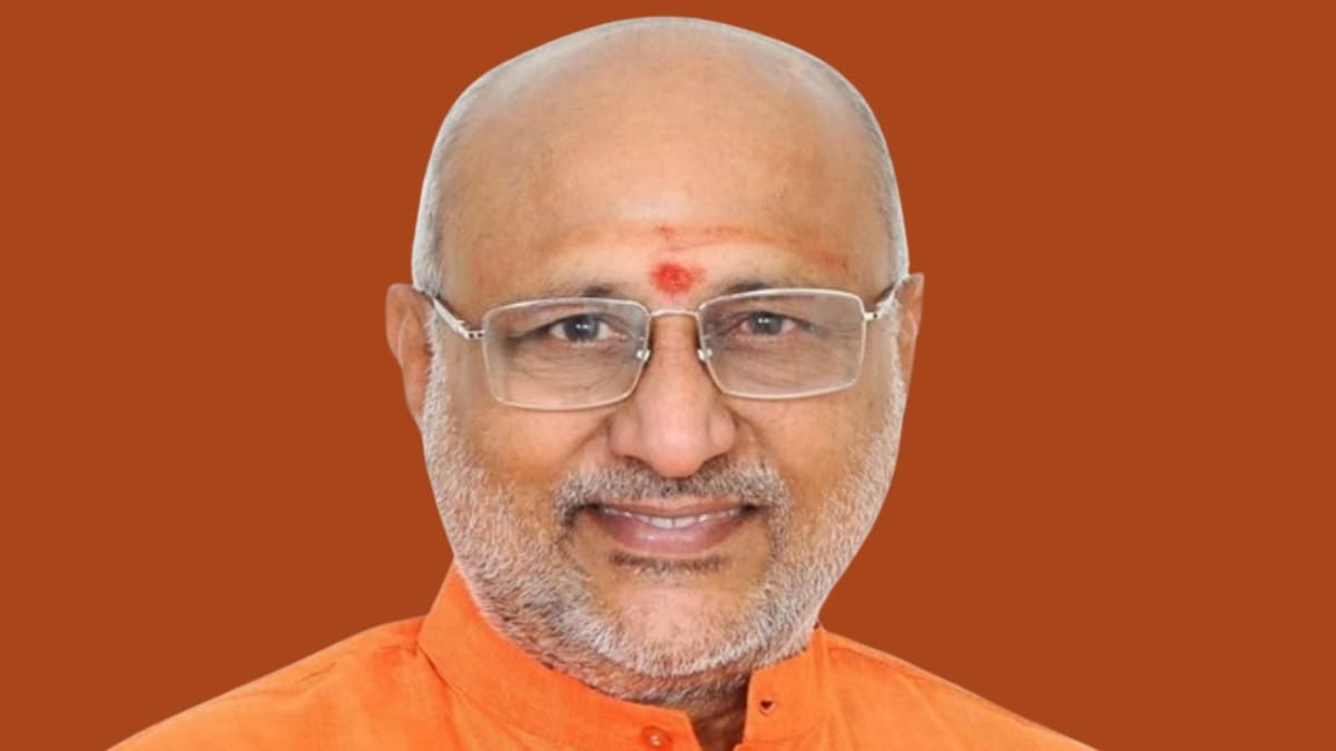 उपराष्ट्रपति राधाकृष्णन ने नक्सलियों से हथियार डालने की अपील की