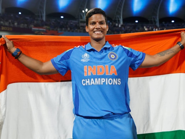 महिला विश्व कप की खिताबी जीत में यादगार योगदान करने वाली दीप्ति शर्मा के घर में जश्न का माहौल
