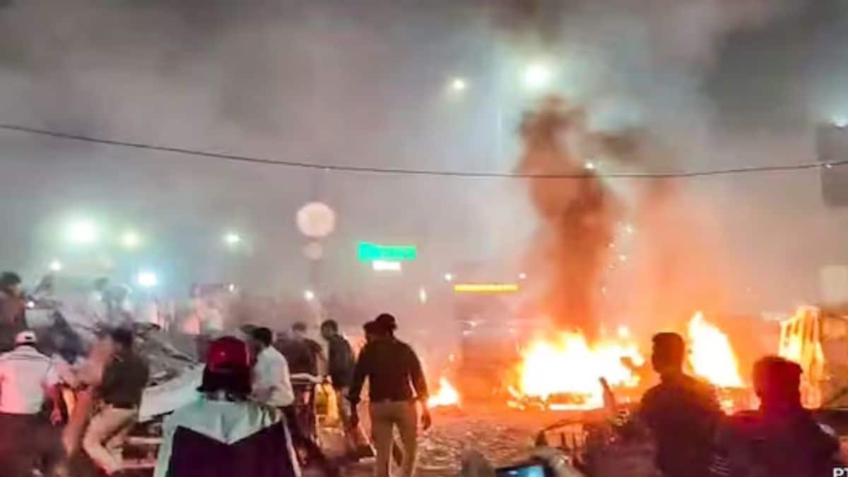 लाल किला विस्फोट: अल फलाह विश्वविद्यालय के 200 चिकित्सक और कर्मचारी जांच के घेरे में