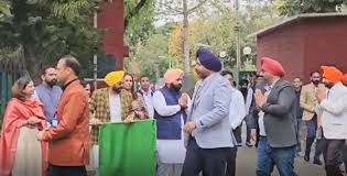 पंजाब: 72 शिक्षकों का समूह प्रशिक्षण के लिए फिनलैंड रवाना हुआ