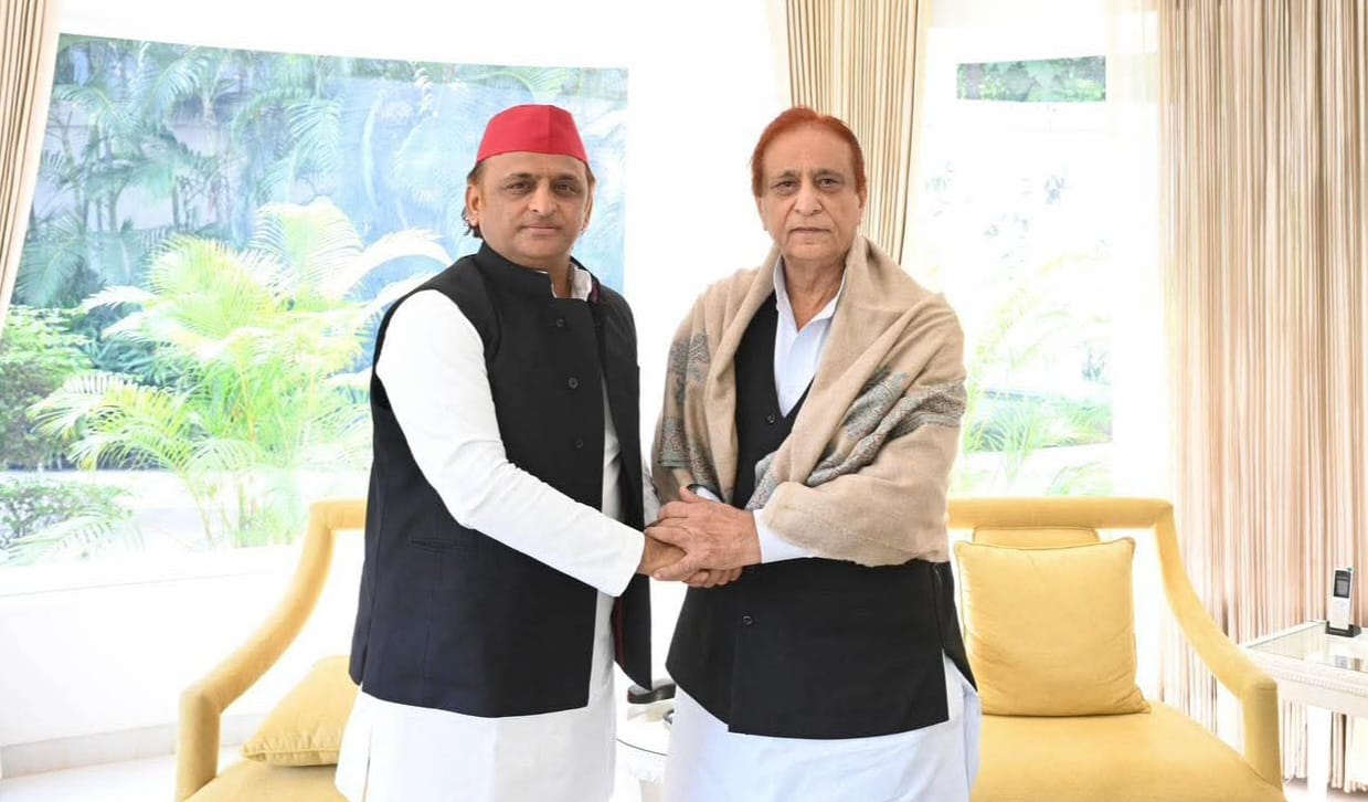 सपा प्रमुख अखिलेश यादव और आजम खां की मुलाकात, यह दल नहीं दिलों का रिश्ता है : तालिब