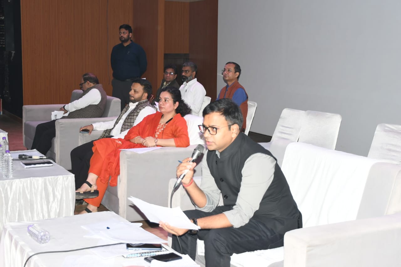 प्रशिक्षण में अनुपस्थित 17 बीएलओ का एक दिन का वेतन काटने के निर्देश जारी