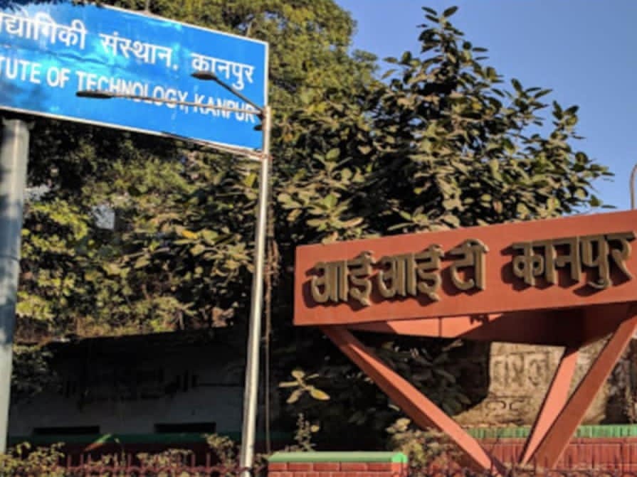 कानपुर में साइबर ठगी का जाल — IIT छात्र समेत तीन लोग बने शिकार, लाखों की ठगी  