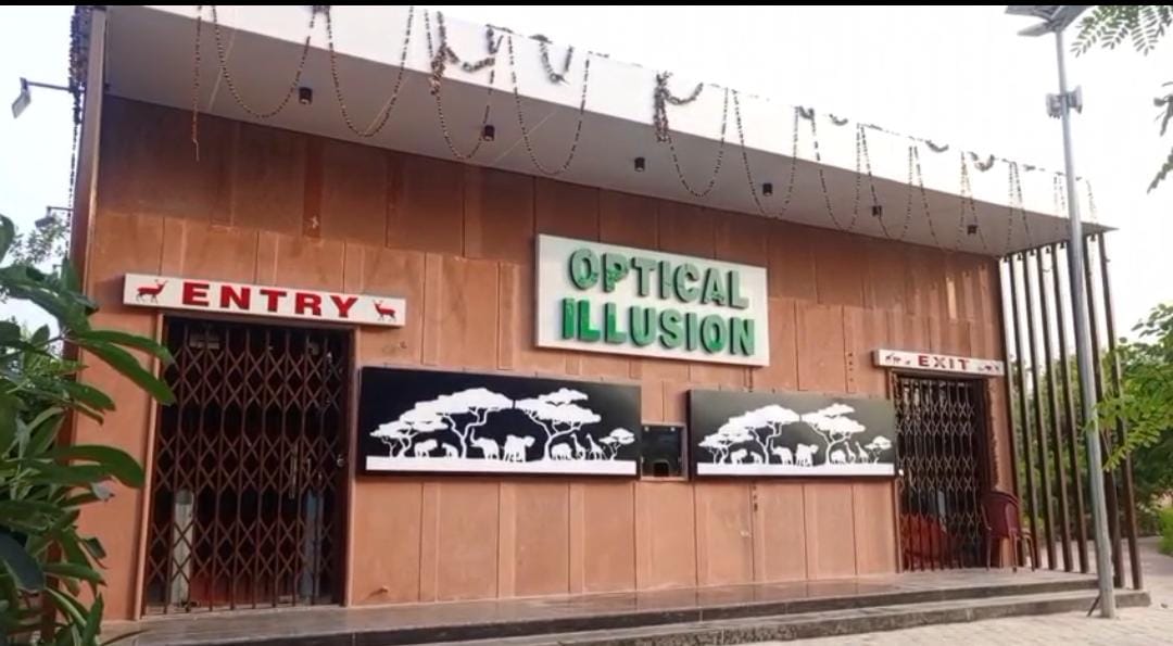 अटल पार्क की करोड़ों की भूलभुलैया अब तक बंद