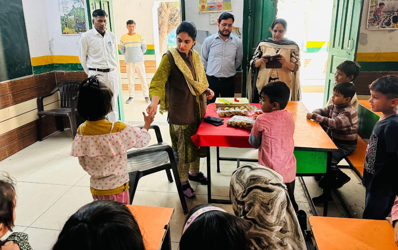 बाल दिवस पर सीडीओ ने पूछे गणित के सवाल, जवाब नहीं दे सके बच्चें